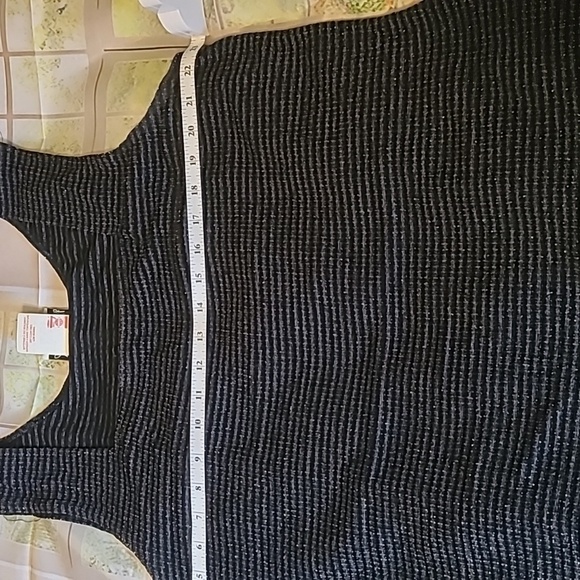 Joseph Ribkoff Black/Silver Sleeveless U Neck Top Womens Sz 18 - Picture 7 of 9